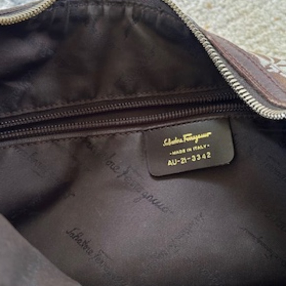 Salvatore Ferragamo Gancini Shoulder Bag - Picture 3 of 8